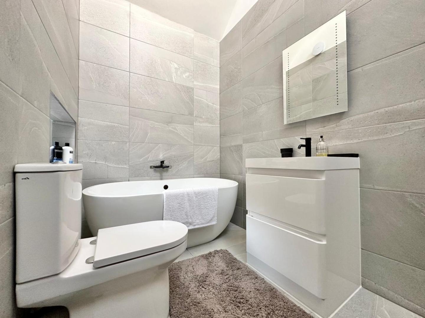 Luxury Duplex City Centre Apartment 利兹 外观 照片