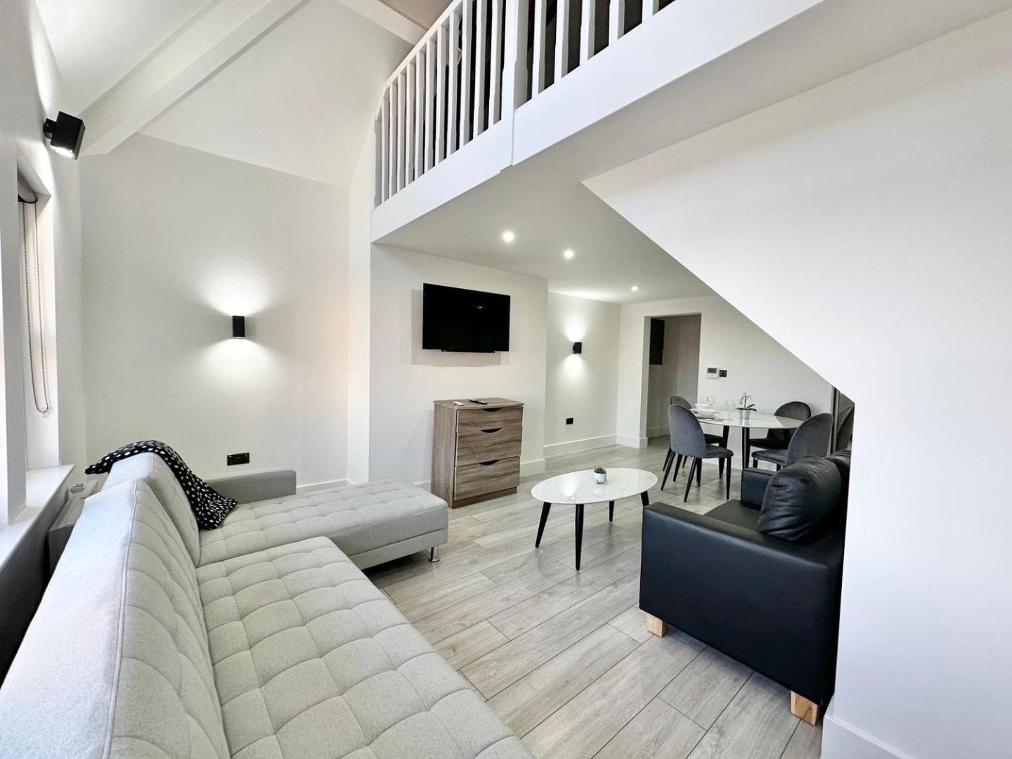 Luxury Duplex City Centre Apartment 利兹 外观 照片
