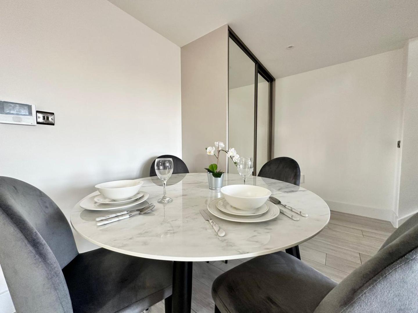 Luxury Duplex City Centre Apartment 利兹 外观 照片