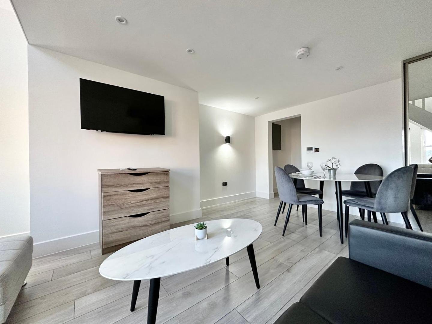 Luxury Duplex City Centre Apartment 利兹 外观 照片